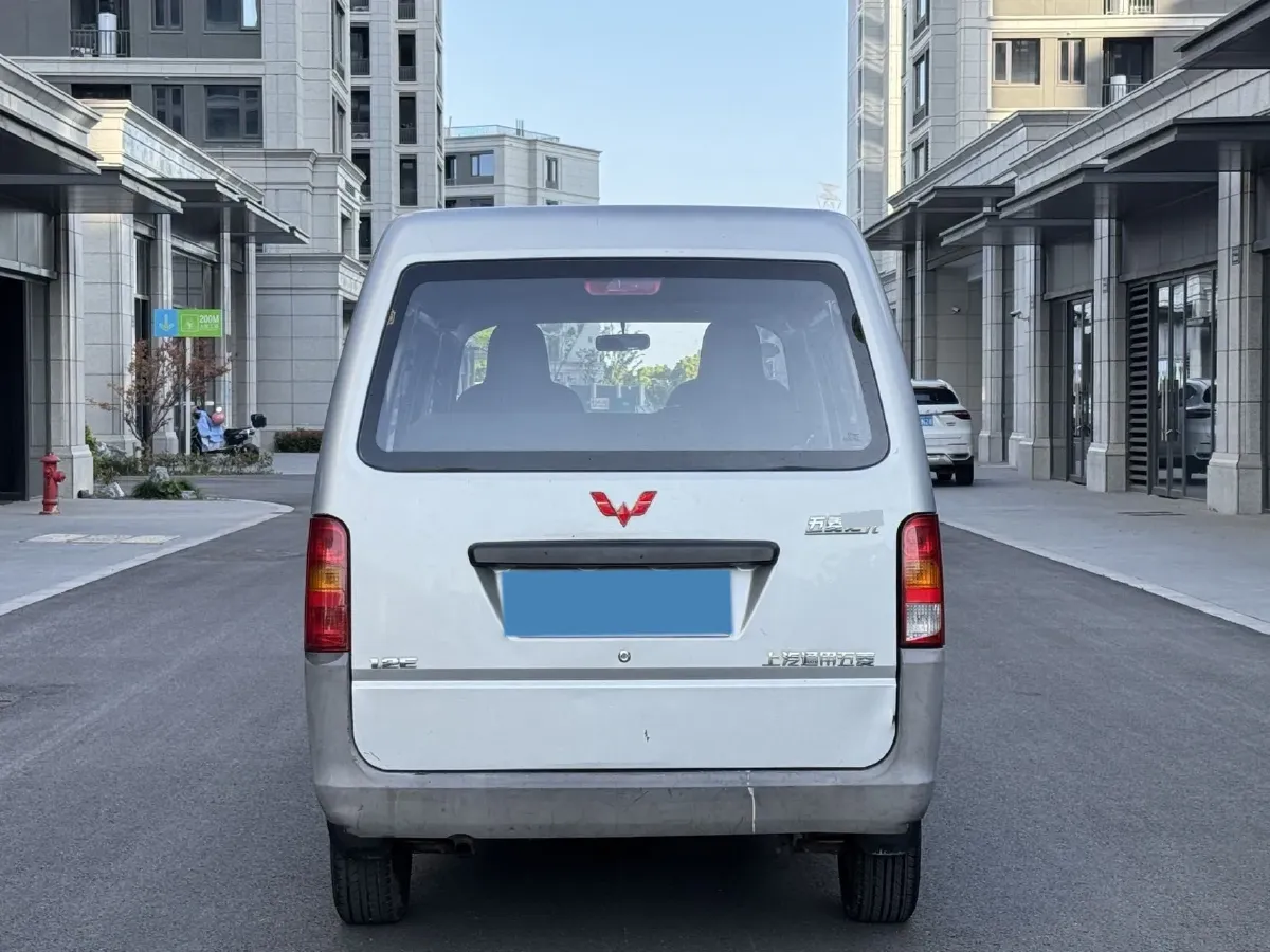2015 WuLing ZhiGuang 1.2L 82HP L4 5MT,autocango,china used car exporter,china ev exporter,chinese used car exporter,chinese used ev exporter