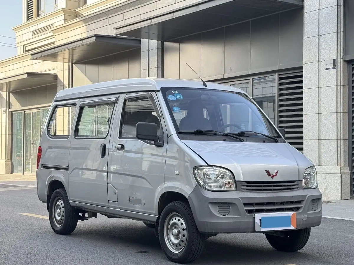 2015 WuLing ZhiGuang 1.2L 82HP L4 5MT,autocango,china used car exporter,china ev exporter,chinese used car exporter,chinese used ev exporter