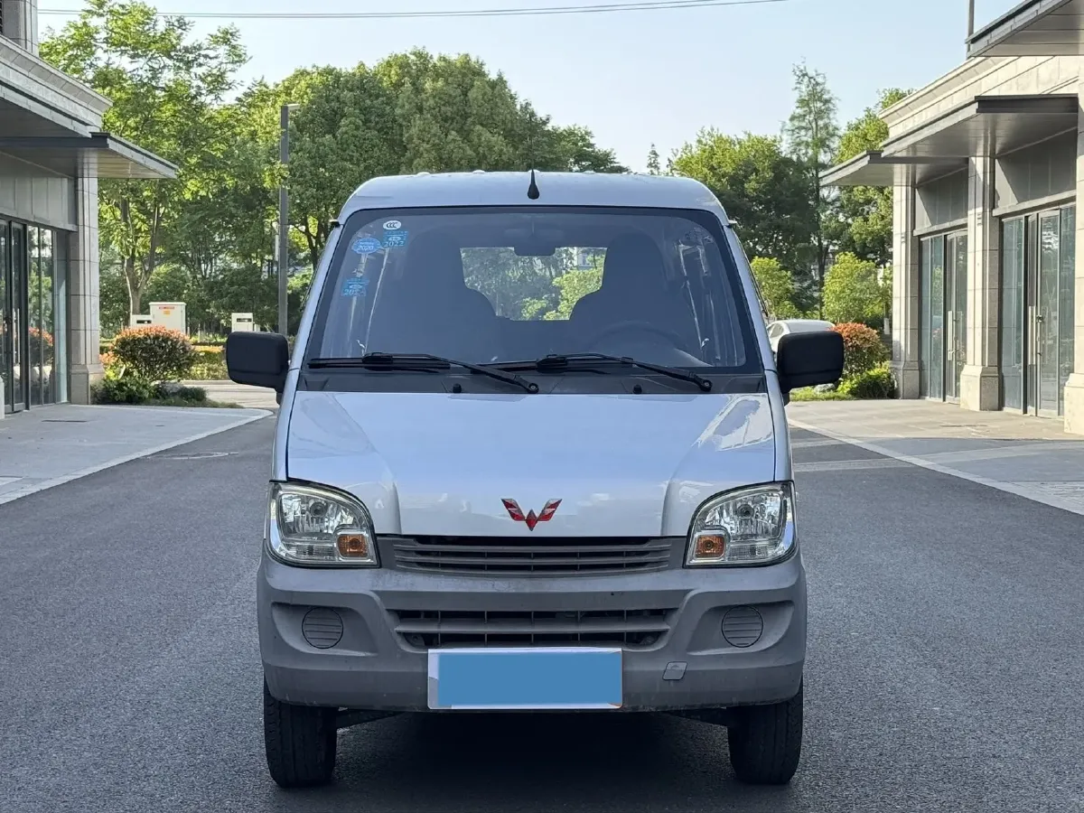 2015 WuLing ZhiGuang 1.2L 82HP L4 5MT,autocango,china used car exporter,china ev exporter,chinese used car exporter,chinese used ev exporter
