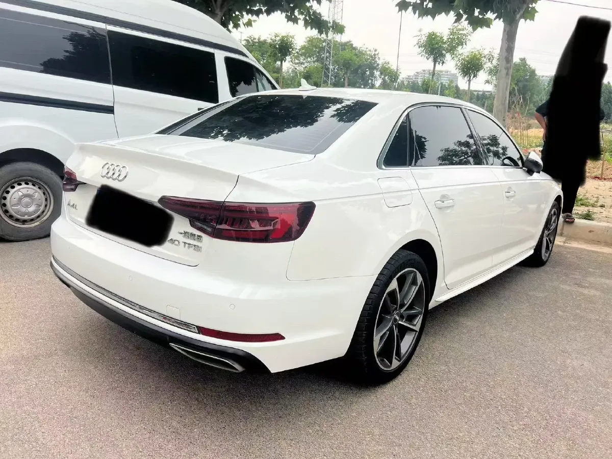 2019 Audi A4L 2.0T 190HP L4 7DCT,autocango,china used car exporter,china ev exporter,chinese used car exporter,chinese used ev exporter