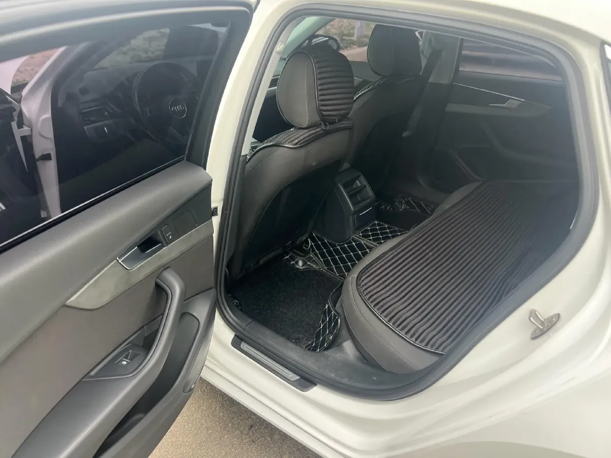 2019 Audi A4L 2.0T 190HP L4 7DCT,autocango,china used car exporter,china ev exporter,chinese used car exporter,chinese used ev exporter
