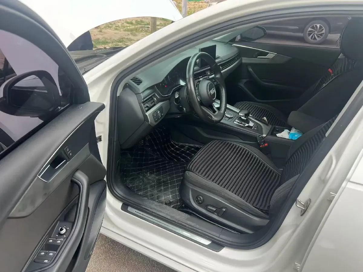 2019 Audi A4L 2.0T 190HP L4 7DCT,autocango,china used car exporter,china ev exporter,chinese used car exporter,chinese used ev exporter