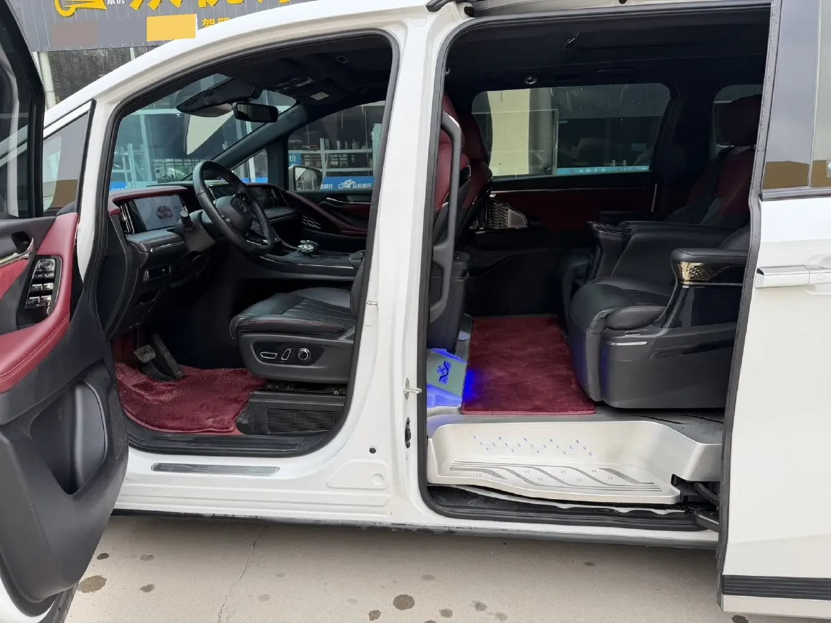 2024 GAC Trumpchi M8 2.0T 252HP L4 8AT,autocango,china used car exporter,china ev exporter,chinese used car exporter,chinese used ev exporter