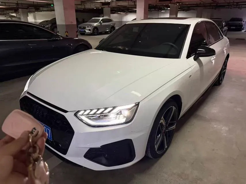 2024 Audi A4L 2.0T 190HP L4 7DCT,autocango,china used car exporter,china ev exporter,chinese used car exporter,chinese used ev exporter