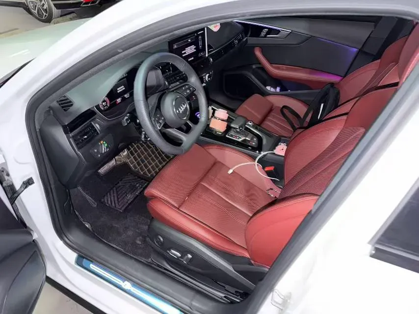 2024 Audi A4L 2.0T 190HP L4 7DCT,autocango,china used car exporter,china ev exporter,chinese used car exporter,chinese used ev exporter
