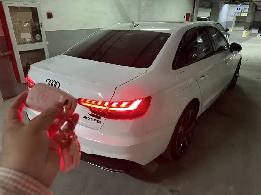2024 Audi A4L 2.0T 190HP L4 7DCT,autocango,china used car exporter,china ev exporter,chinese used car exporter,chinese used ev exporter