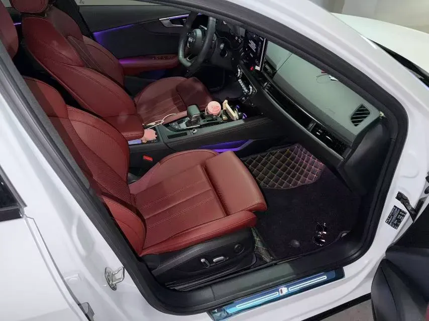 2024 Audi A4L 2.0T 190HP L4 7DCT,autocango,china used car exporter,china ev exporter,chinese used car exporter,chinese used ev exporter