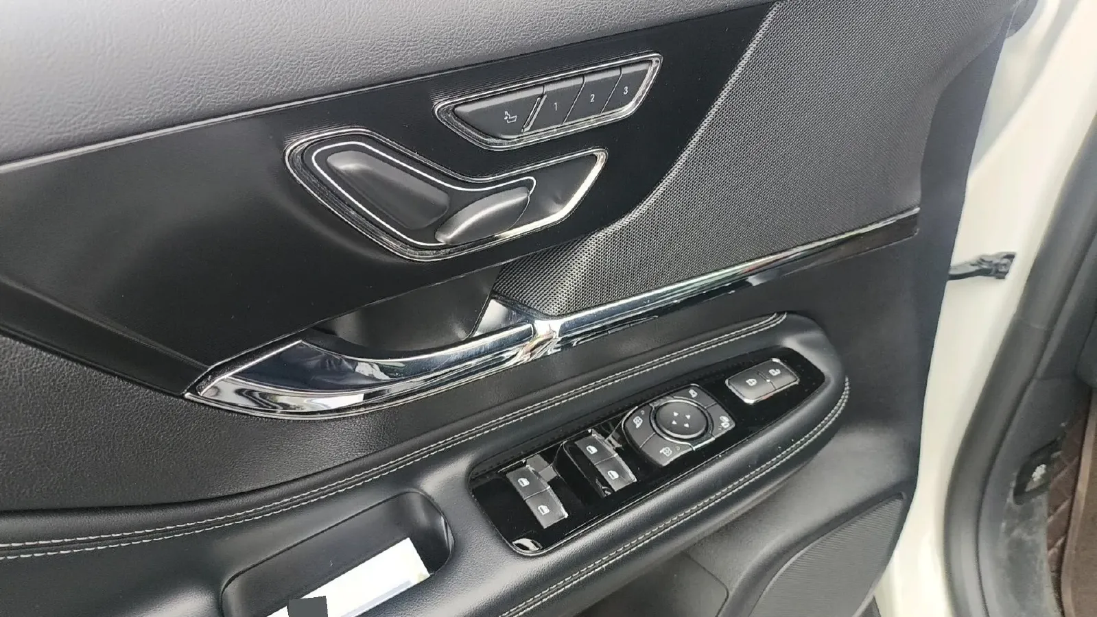 2021 Lincoln Corsair 2.0T 245HP L4 8AT,autocango,china used car exporter,china ev exporter,chinese used car exporter,chinese used ev exporter
