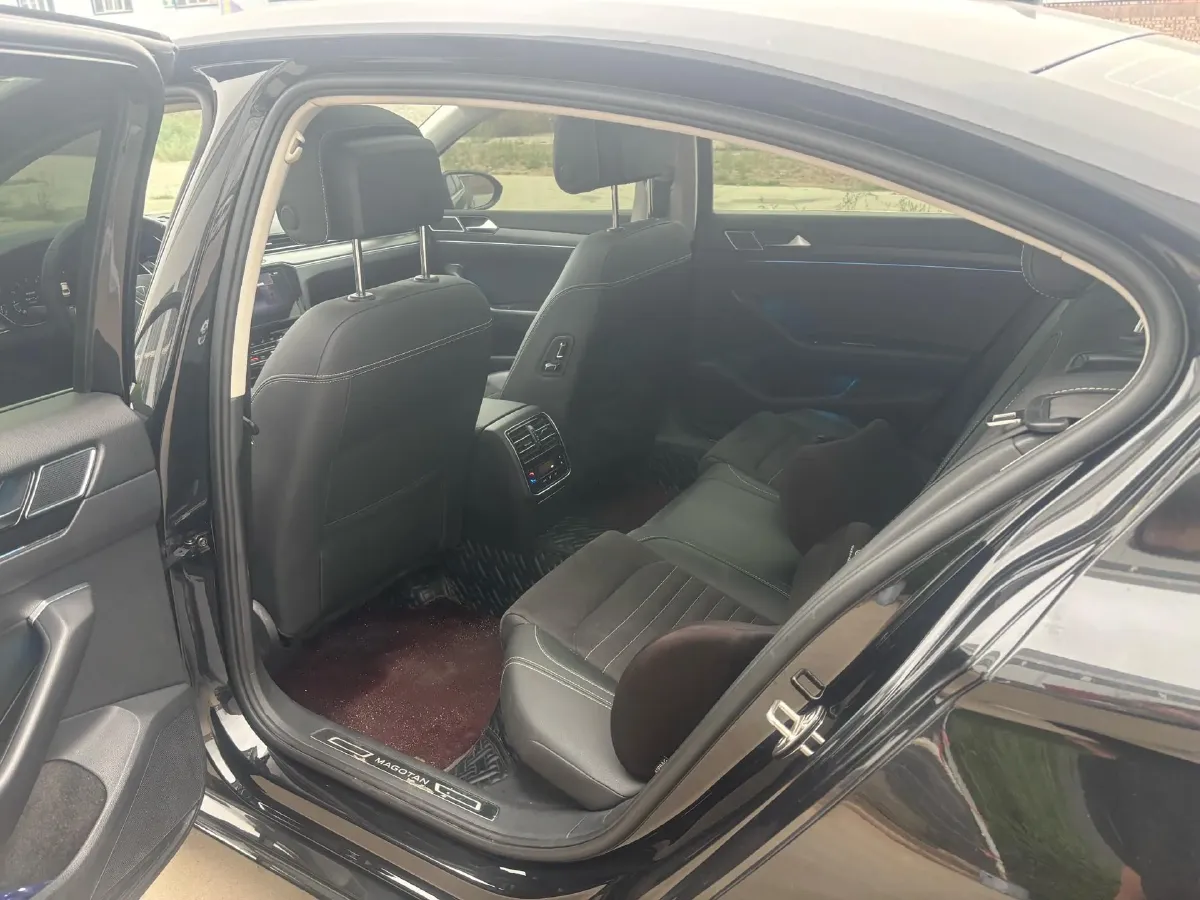 2021 Volkswagen Magotan 2.0T 186HP L4 7DCT,autocango,china used car exporter,china ev exporter,chinese used car exporter,chinese used ev exporter