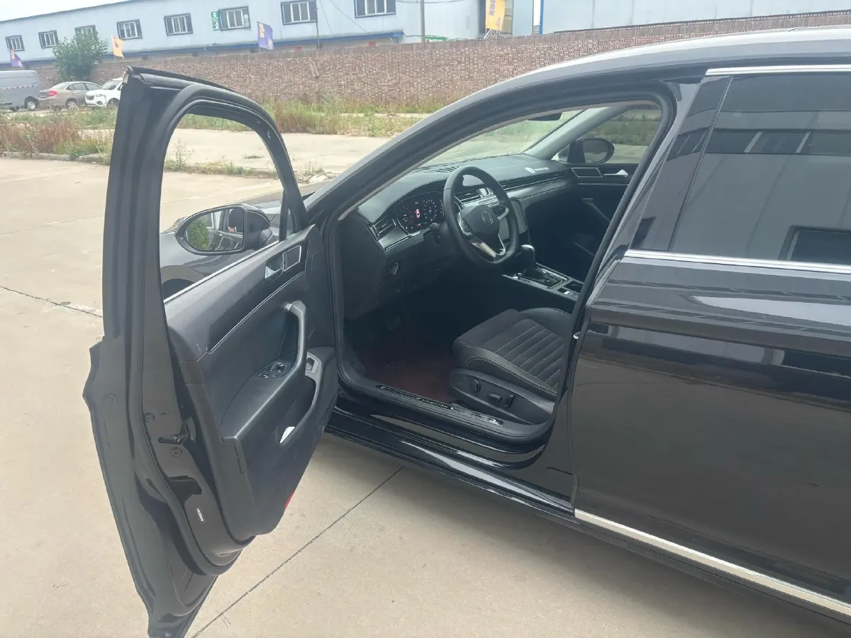 2021 Volkswagen Magotan 2.0T 186HP L4 7DCT,autocango,china used car exporter,china ev exporter,chinese used car exporter,chinese used ev exporter
