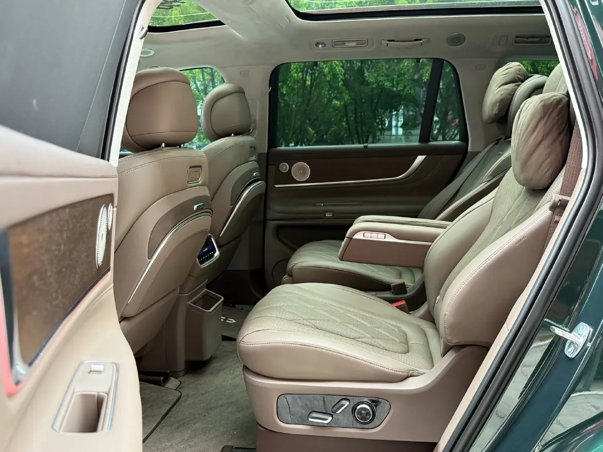 2024 AITO AITO M9 1.5T 152HP L4 REEV 42KWH,autocango,china used car exporter,china ev exporter,chinese used car exporter,chinese used ev exporter