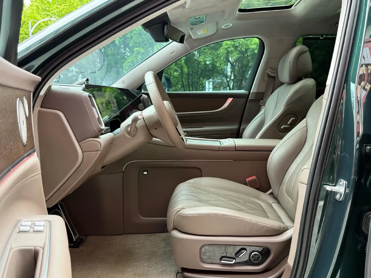 2024 AITO AITO M9 1.5T 152HP L4 REEV 42KWH,autocango,china used car exporter,china ev exporter,chinese used car exporter,chinese used ev exporter