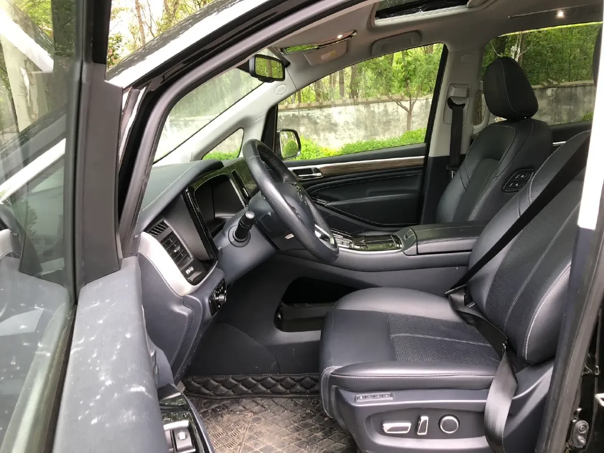 2021 GAC Trumpchi M8 2.0T 252HP L4 8AT,autocango,china used car exporter,china ev exporter,chinese used car exporter,chinese used ev exporter