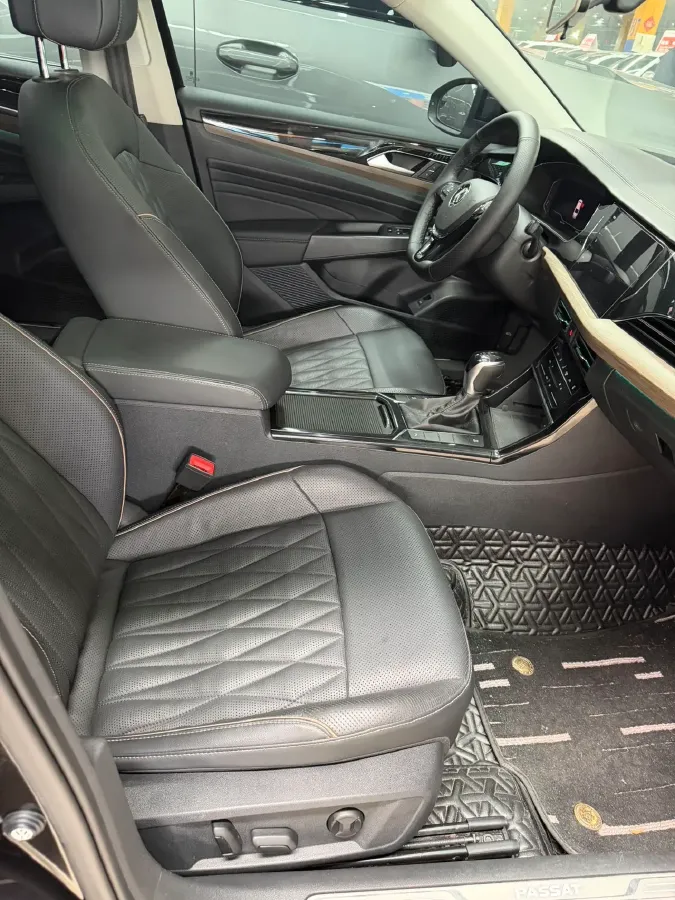 2020 Volkswagen Passat 2.0T 186HP L4 7DCT,autocango,china used car exporter,china ev exporter,chinese used car exporter,chinese used ev exporter