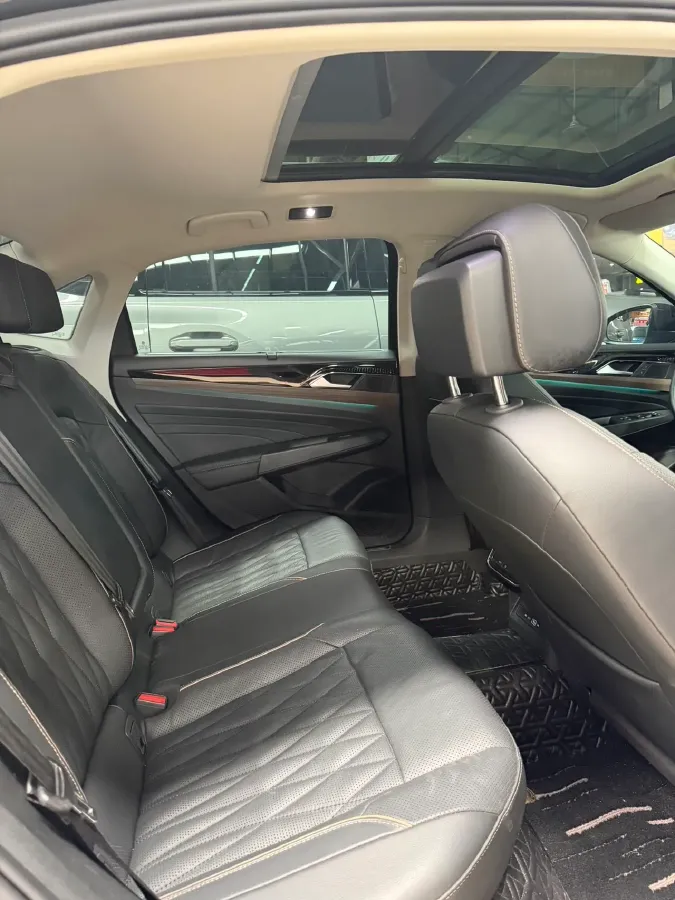 2020 Volkswagen Passat 2.0T 186HP L4 7DCT,autocango,china used car exporter,china ev exporter,chinese used car exporter,chinese used ev exporter