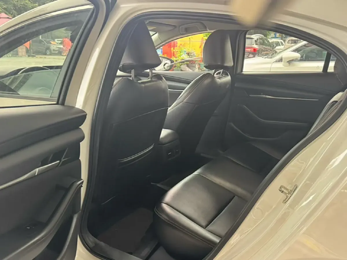 2022 Mazda 3 Axela 2.0L 158HP L4 6AT,autocango,china used car exporter,china ev exporter,chinese used car exporter,chinese used ev exporter