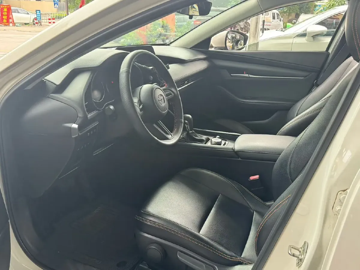 2022 Mazda 3 Axela 2.0L 158HP L4 6AT,autocango,china used car exporter,china ev exporter,chinese used car exporter,chinese used ev exporter