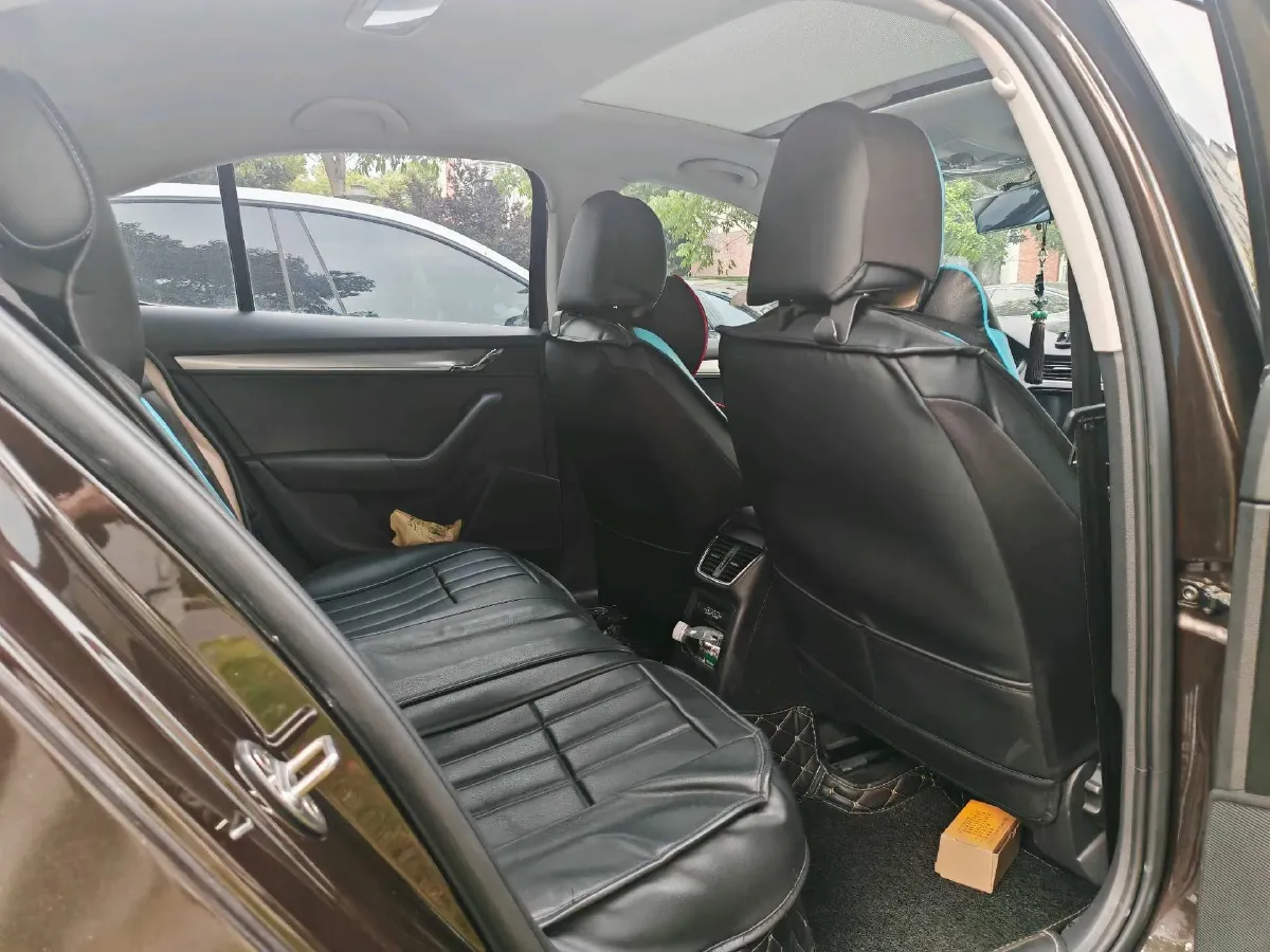 2019 Skoda Octavia 1.5L 116HP L4 6AT,autocango,china used car exporter,china ev exporter,chinese used car exporter,chinese used ev exporter