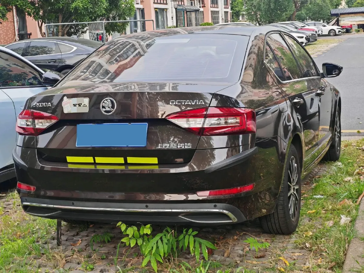 2019 Skoda Octavia 1.5L 116HP L4 6AT,autocango,china used car exporter,china ev exporter,chinese used car exporter,chinese used ev exporter
