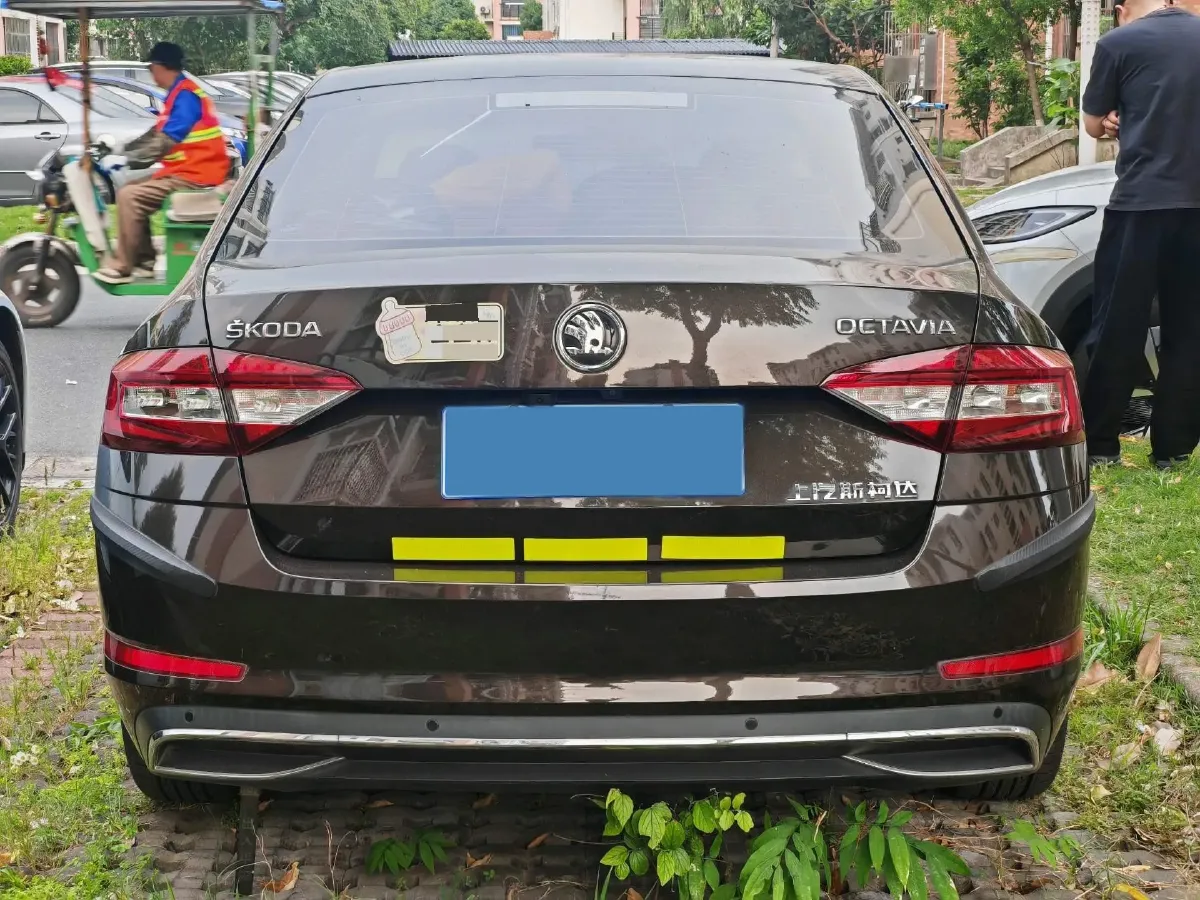 2019 Skoda Octavia 1.5L 116HP L4 6AT,autocango,china used car exporter,china ev exporter,chinese used car exporter,chinese used ev exporter