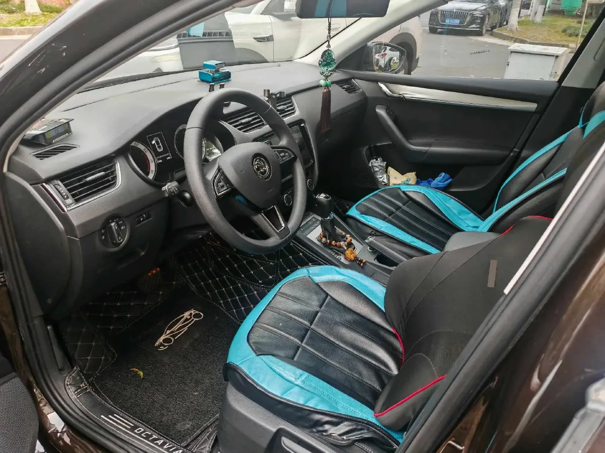 2019 Skoda Octavia 1.5L 116HP L4 6AT,autocango,china used car exporter,china ev exporter,chinese used car exporter,chinese used ev exporter