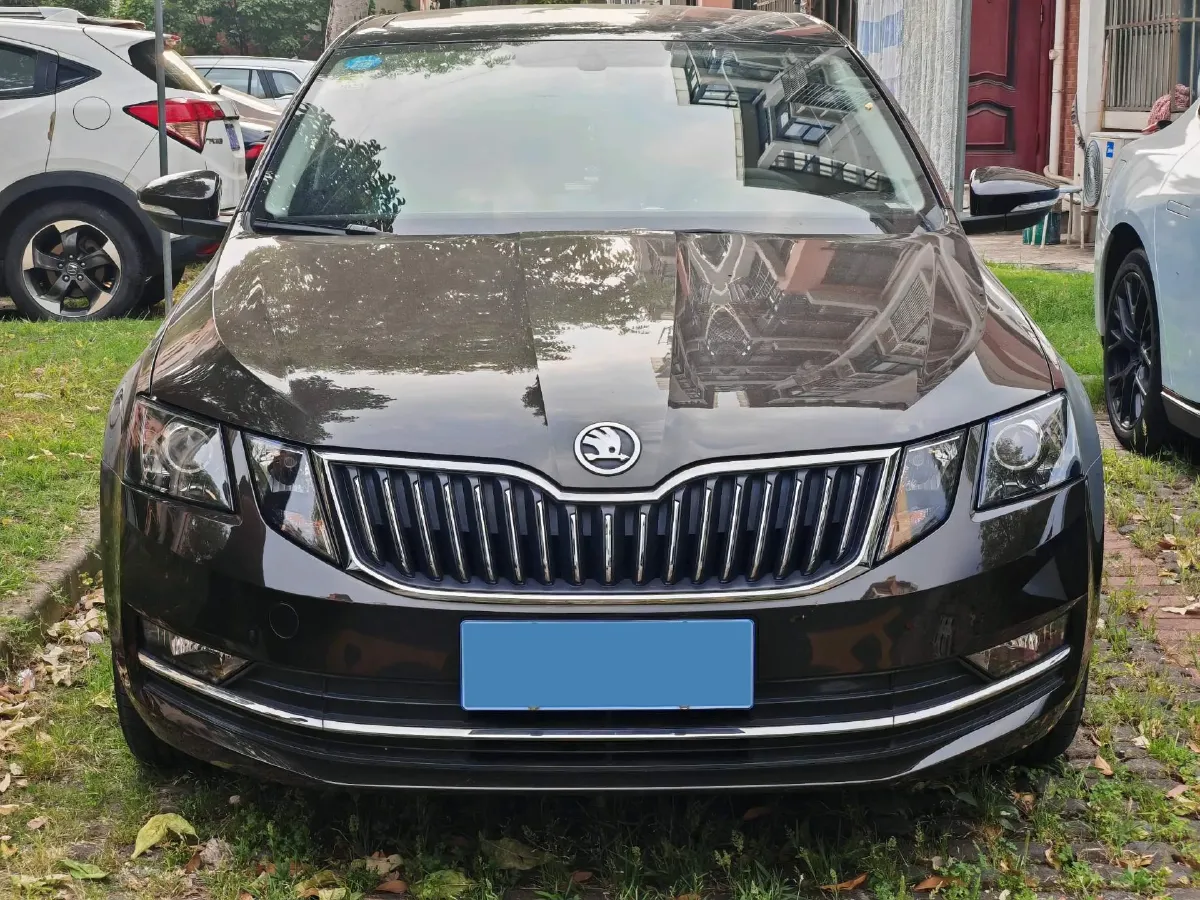 2019 Skoda Octavia 1.5L 116HP L4 6AT,autocango,china used car exporter,china ev exporter,chinese used car exporter,chinese used ev exporter