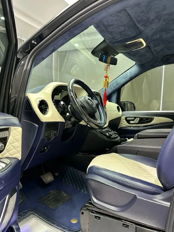 2021 Mercedes-Benz Vito 2.0T 211HP L4 9AT,autocango,china used car exporter,china ev exporter,chinese used car exporter,chinese used ev exporter