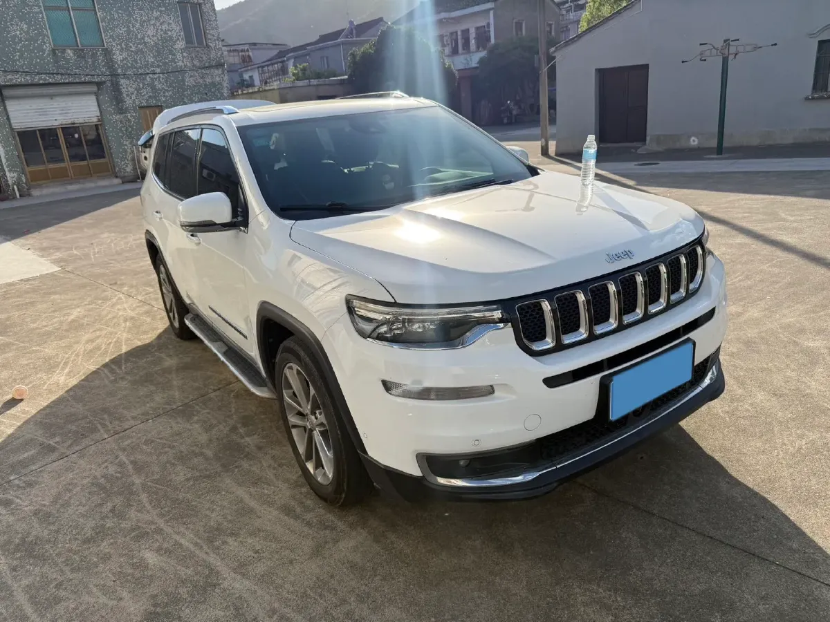 2018 Jeep Grand Commander 2.0T 265HP L4 9AT,autocango,china used car exporter,china ev exporter,chinese used car exporter,chinese used ev exporter