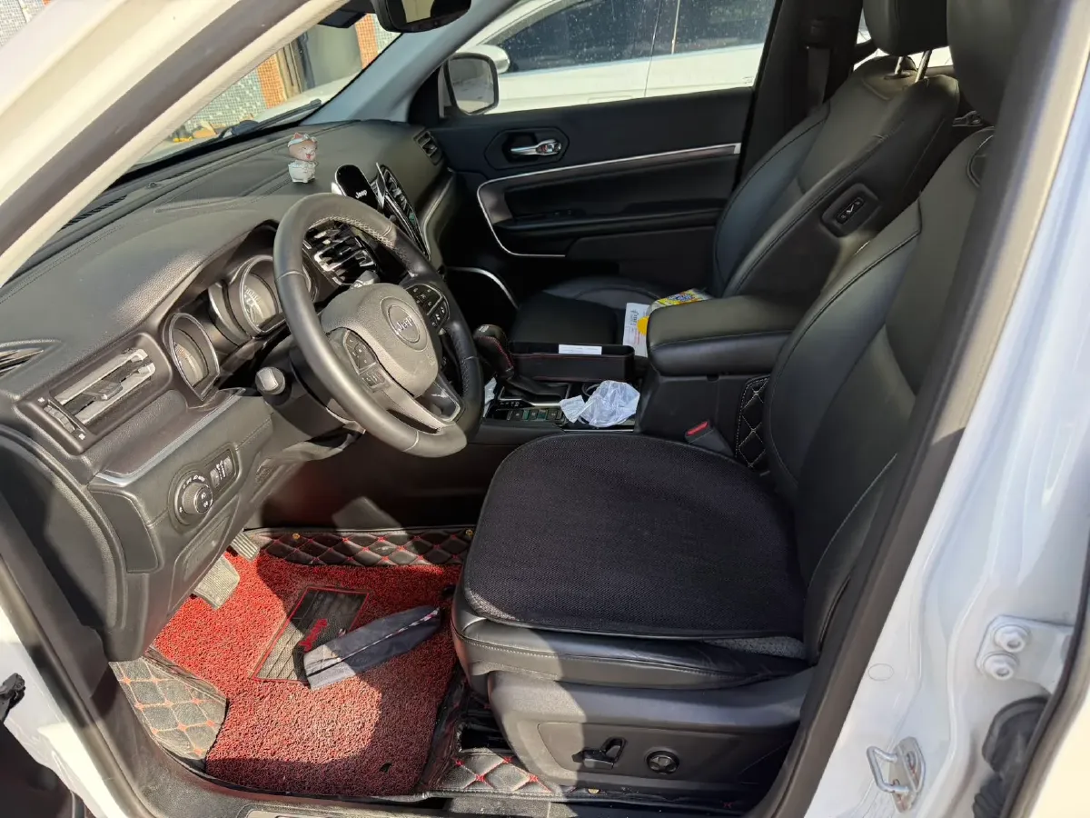 2018 Jeep Grand Commander 2.0T 265HP L4 9AT,autocango,china used car exporter,china ev exporter,chinese used car exporter,chinese used ev exporter