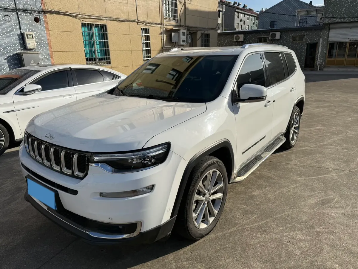 2018 Jeep Grand Commander 2.0T 265HP L4 9AT,autocango,china used car exporter,china ev exporter,chinese used car exporter,chinese used ev exporter