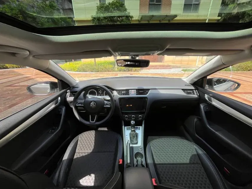 2019 Skoda Octavia 1.4T 150HP L4 7DCT,autocango,china used car exporter,china ev exporter,chinese used car exporter,chinese used ev exporter