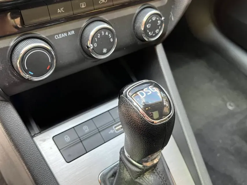 2019 Skoda Octavia 1.4T 150HP L4 7DCT,autocango,china used car exporter,china ev exporter,chinese used car exporter,chinese used ev exporter