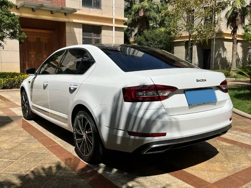 2019 Skoda Octavia 1.4T 150HP L4 7DCT,autocango,china used car exporter,china ev exporter,chinese used car exporter,chinese used ev exporter