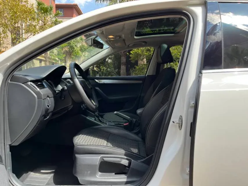2019 Skoda Octavia 1.4T 150HP L4 7DCT,autocango,china used car exporter,china ev exporter,chinese used car exporter,chinese used ev exporter