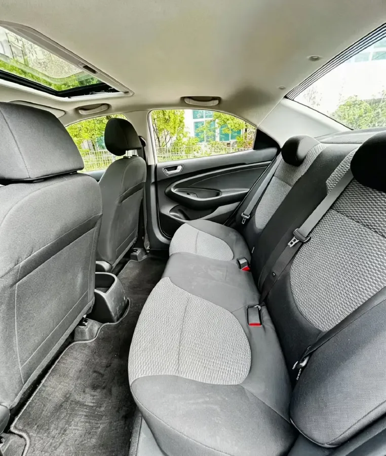2017 Hyundai Reina 1.4L 95HP L4 4AT,autocango,china used car exporter,china ev exporter,chinese used car exporter,chinese used ev exporter