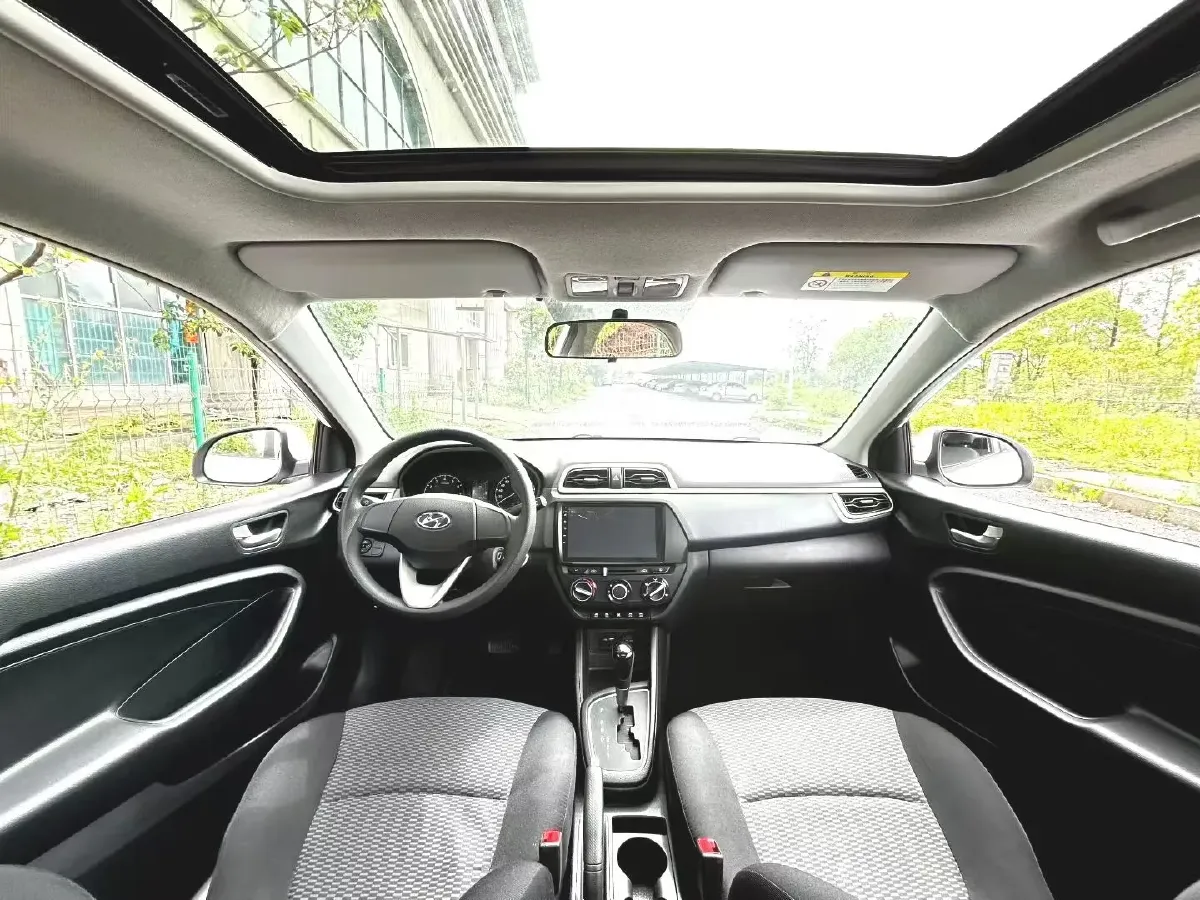2017 Hyundai Reina 1.4L 95HP L4 4AT,autocango,china used car exporter,china ev exporter,chinese used car exporter,chinese used ev exporter