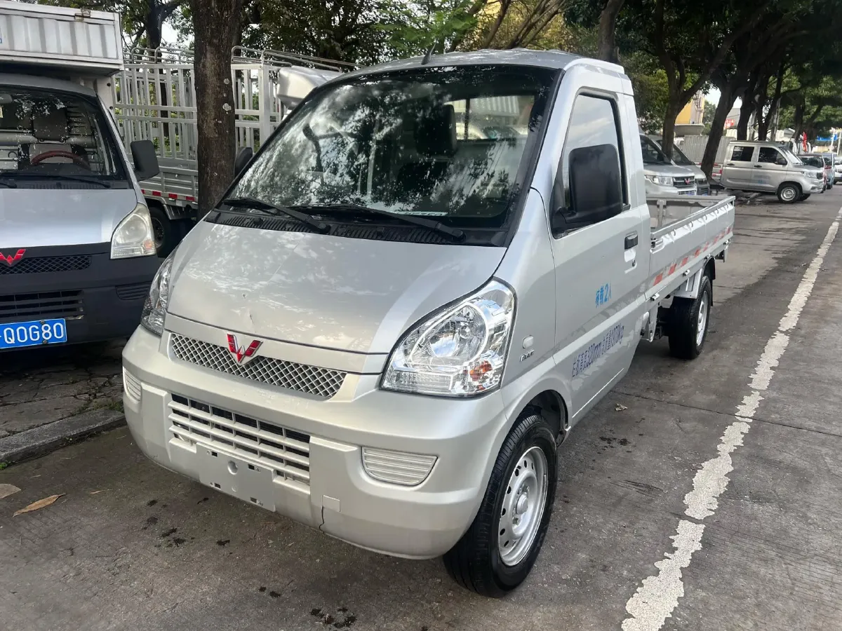 2023 WuLing RongGuang Mini Truck 1.5L 102HP L4 5MT,autocango,china used car exporter,china ev exporter,chinese used car exporter,chinese used ev exporter