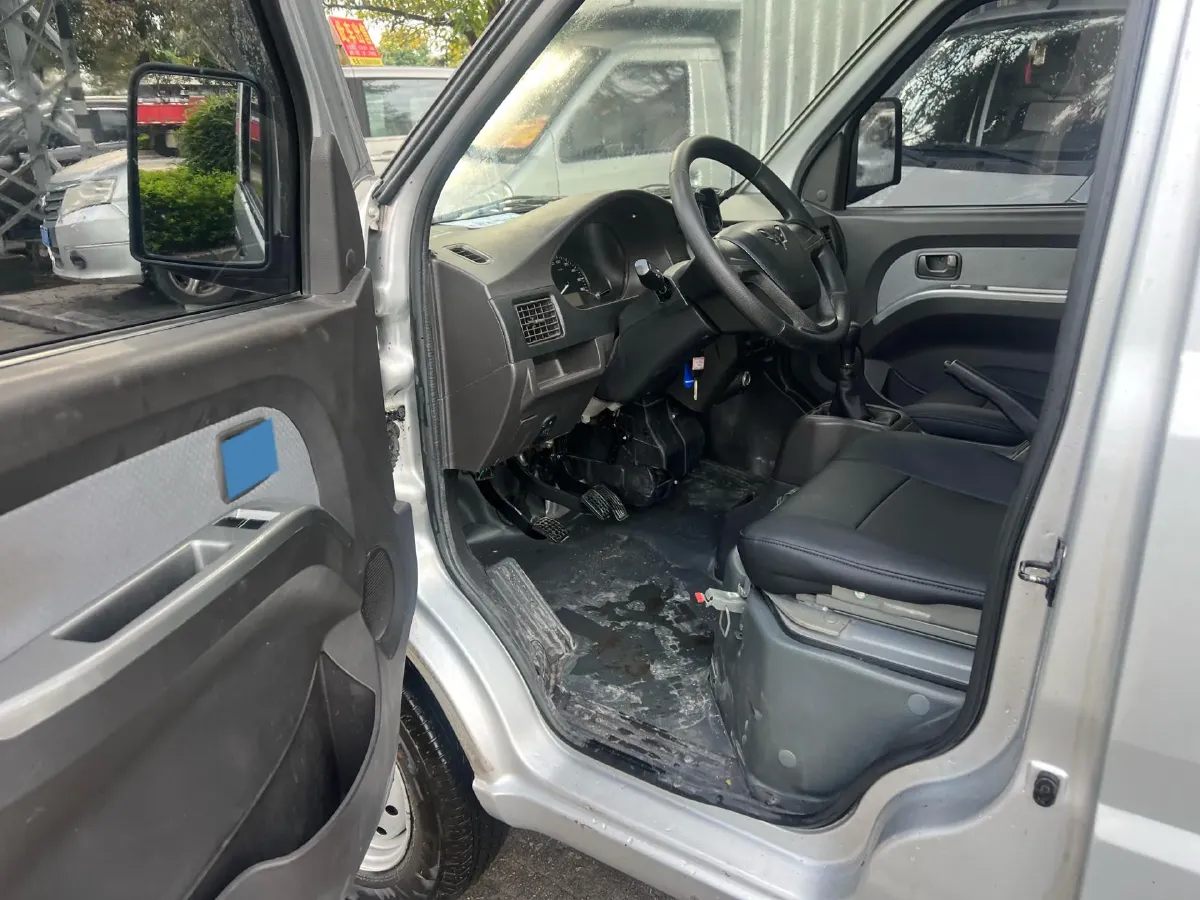 2023 WuLing RongGuang Mini Truck 1.5L 102HP L4 5MT,autocango,china used car exporter,china ev exporter,chinese used car exporter,chinese used ev exporter