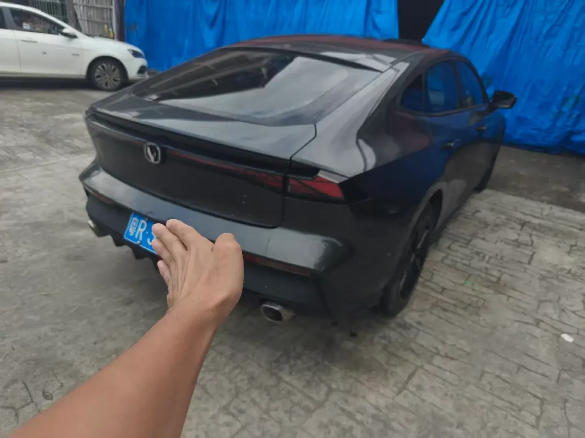 2022 ChangAn UNI-V 1.5T 188HP L4 7DCT,autocango,china used car exporter,china ev exporter,chinese used car exporter,chinese used ev exporter