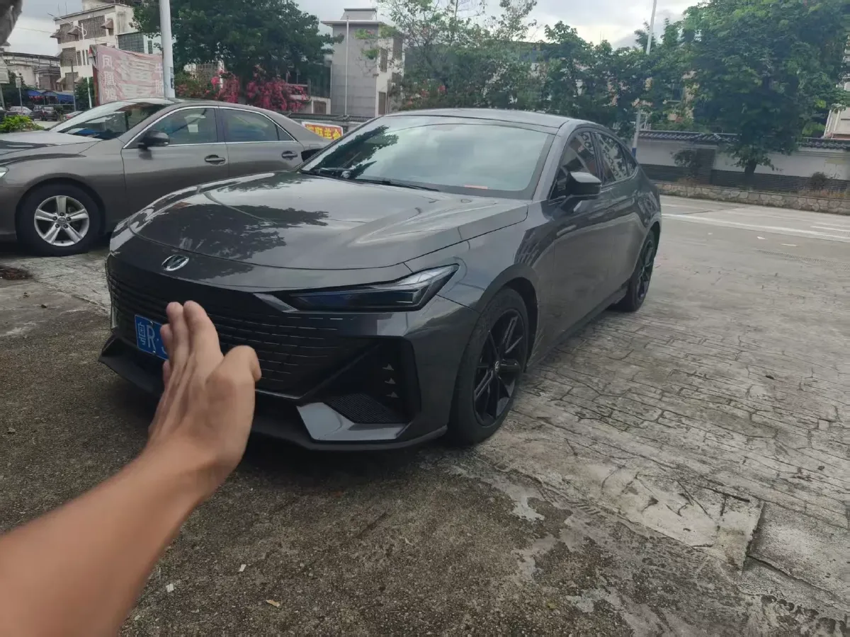 2022 ChangAn UNI-V 1.5T 188HP L4 7DCT,autocango,china used car exporter,china ev exporter,chinese used car exporter,chinese used ev exporter