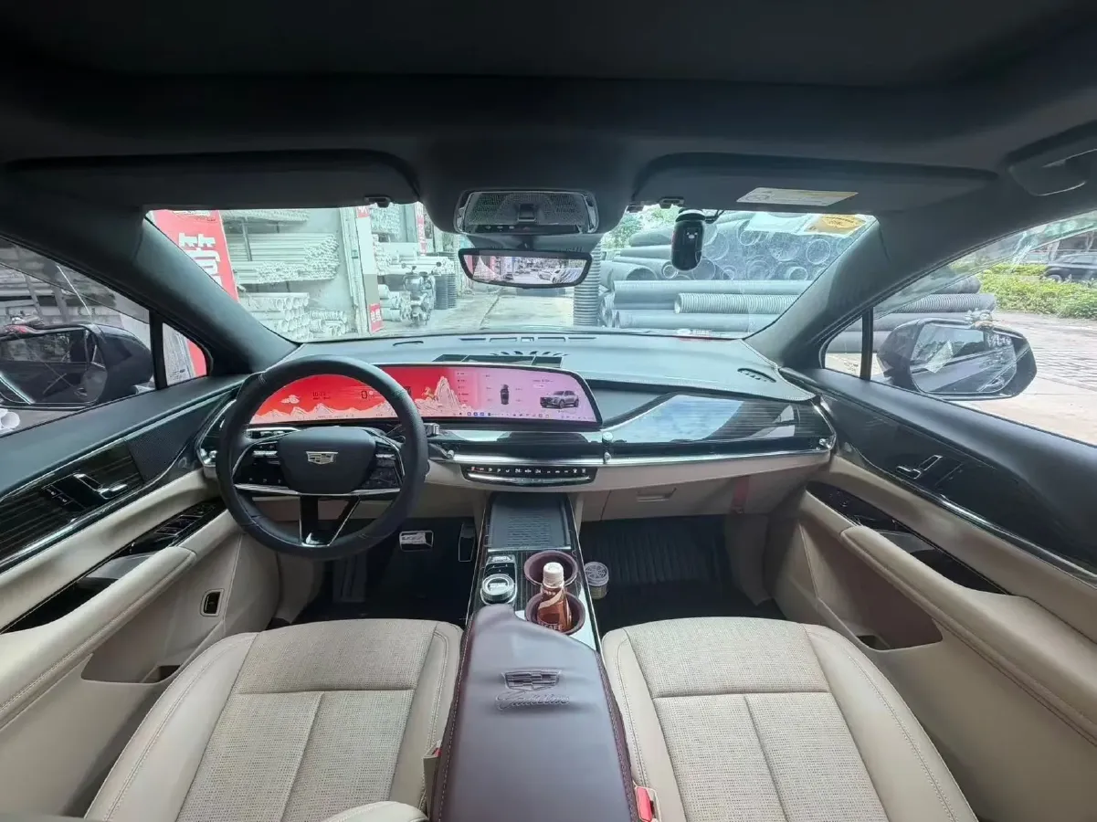 2025 Cadillac XT5 2.0T 237HP L4 9AT,autocango,china used car exporter,china ev exporter,chinese used car exporter,chinese used ev exporter