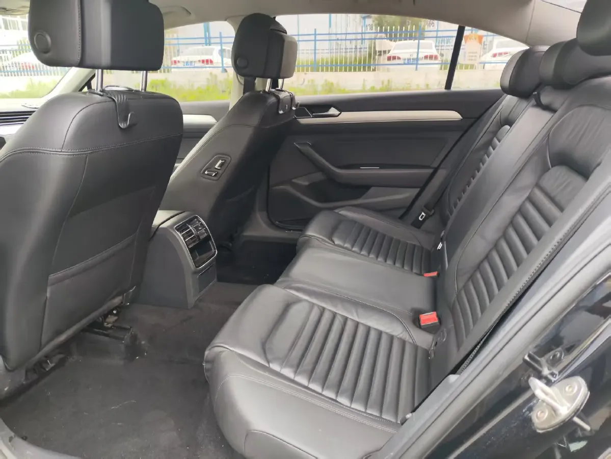 2018 Volkswagen Magotan 1.8T 180HP L4 7DCT,autocango,china used car exporter,china ev exporter,chinese used car exporter,chinese used ev exporter