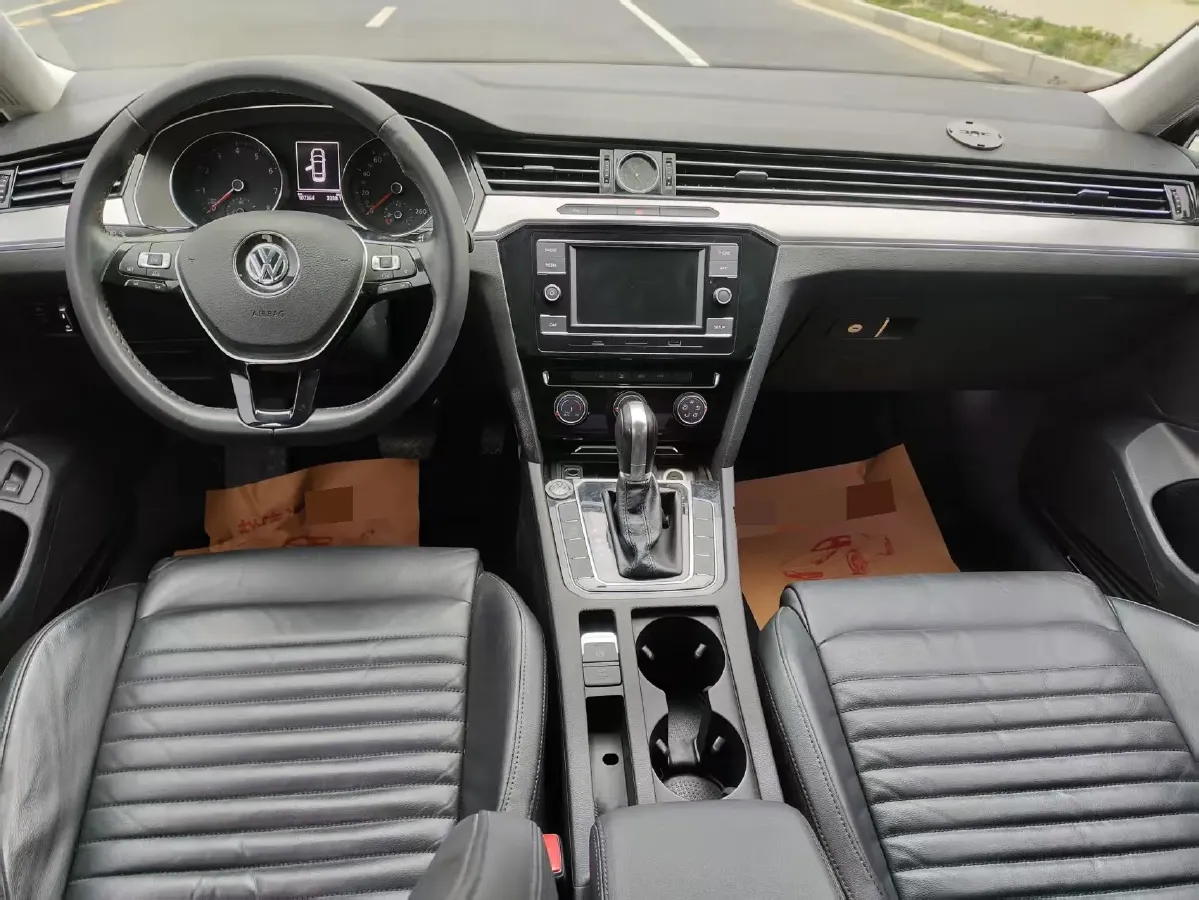 2018 Volkswagen Magotan 1.8T 180HP L4 7DCT,autocango,china used car exporter,china ev exporter,chinese used car exporter,chinese used ev exporter