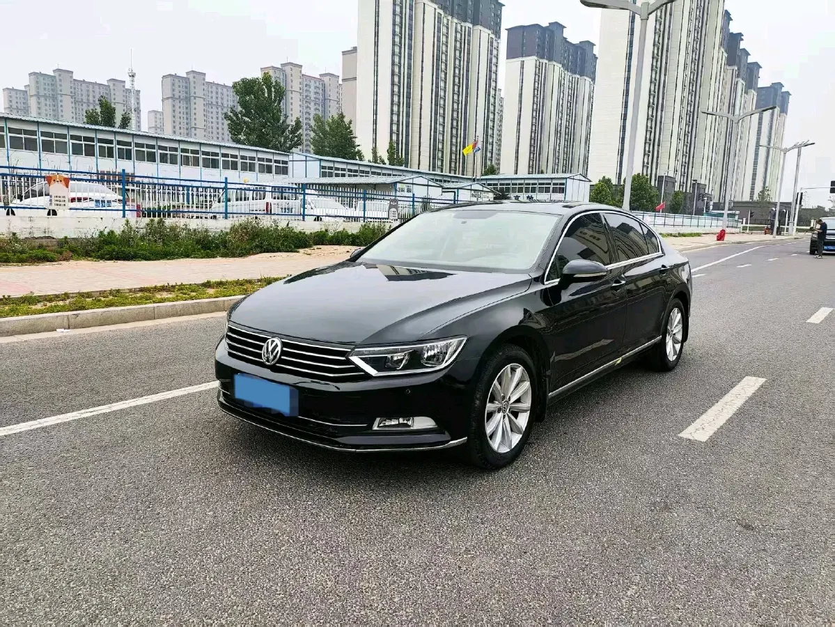 2018 Volkswagen Magotan 1.8T 180HP L4 7DCT,autocango,china used car exporter,china ev exporter,chinese used car exporter,chinese used ev exporter
