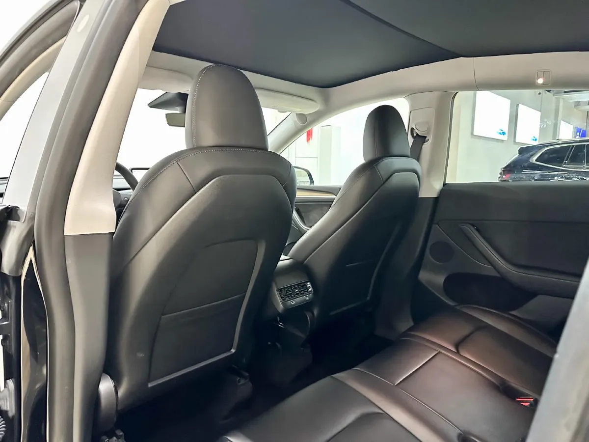 2022 Tesla Model Y BEV 60KWH,autocango,china used car exporter,china ev exporter,chinese used car exporter,chinese used ev exporter