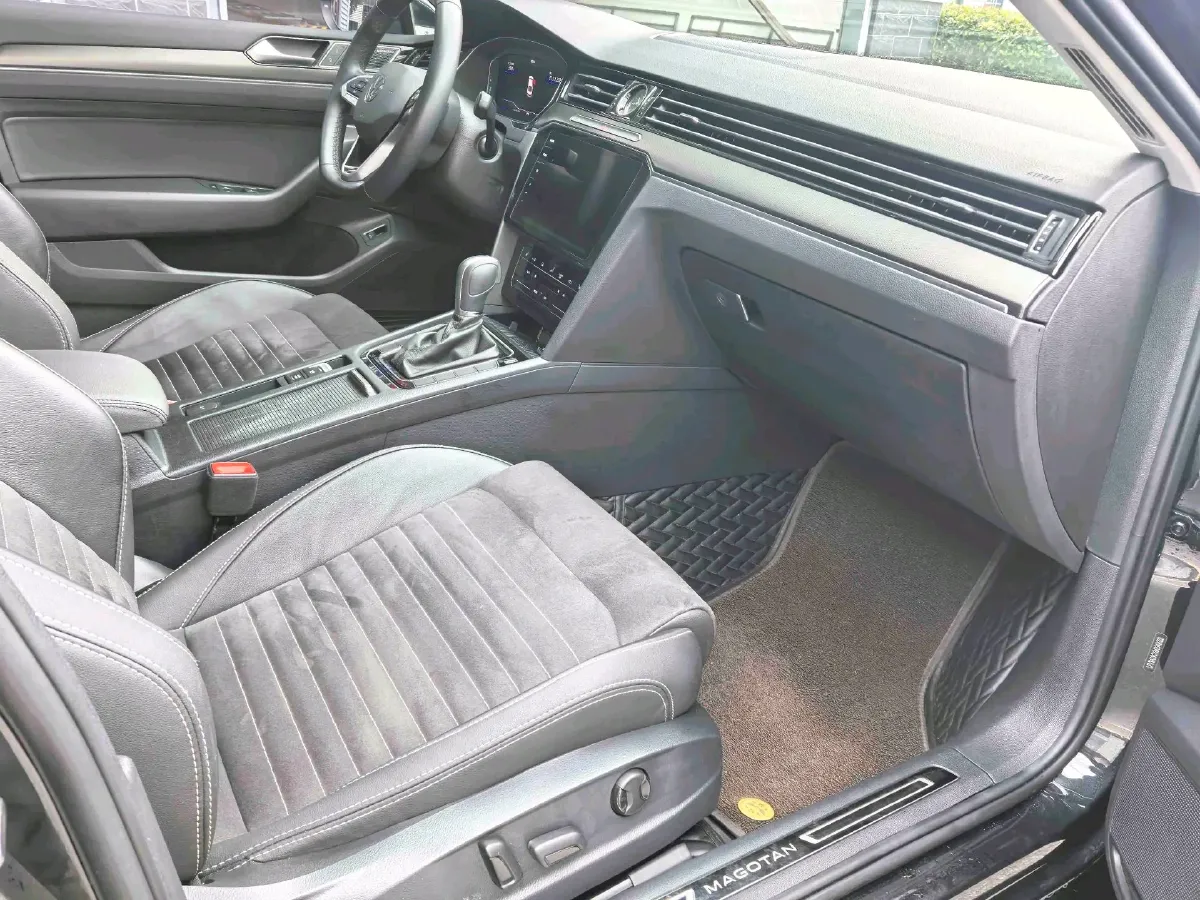 2020 Volkswagen Magotan 2.0T 186HP L4 7DCT,autocango,china used car exporter,china ev exporter,chinese used car exporter,chinese used ev exporter