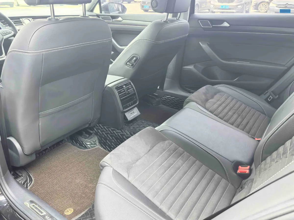 2020 Volkswagen Magotan 2.0T 186HP L4 7DCT,autocango,china used car exporter,china ev exporter,chinese used car exporter,chinese used ev exporter