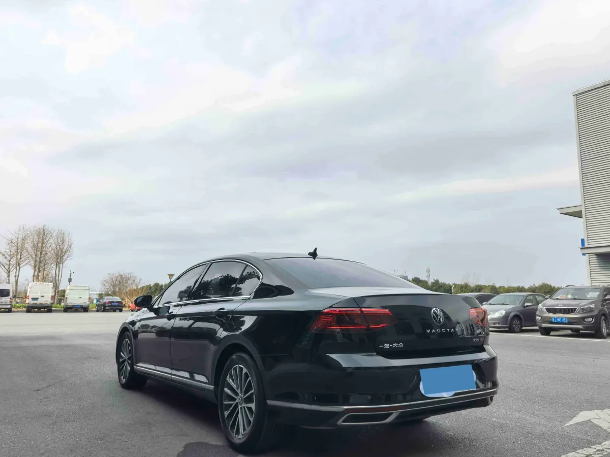 2020 Volkswagen Magotan 2.0T 186HP L4 7DCT,autocango,china used car exporter,china ev exporter,chinese used car exporter,chinese used ev exporter