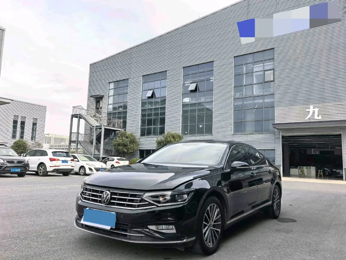 2020 Volkswagen Magotan 2.0T 186HP L4 7DCT,autocango,china used car exporter,china ev exporter,chinese used car exporter,chinese used ev exporter