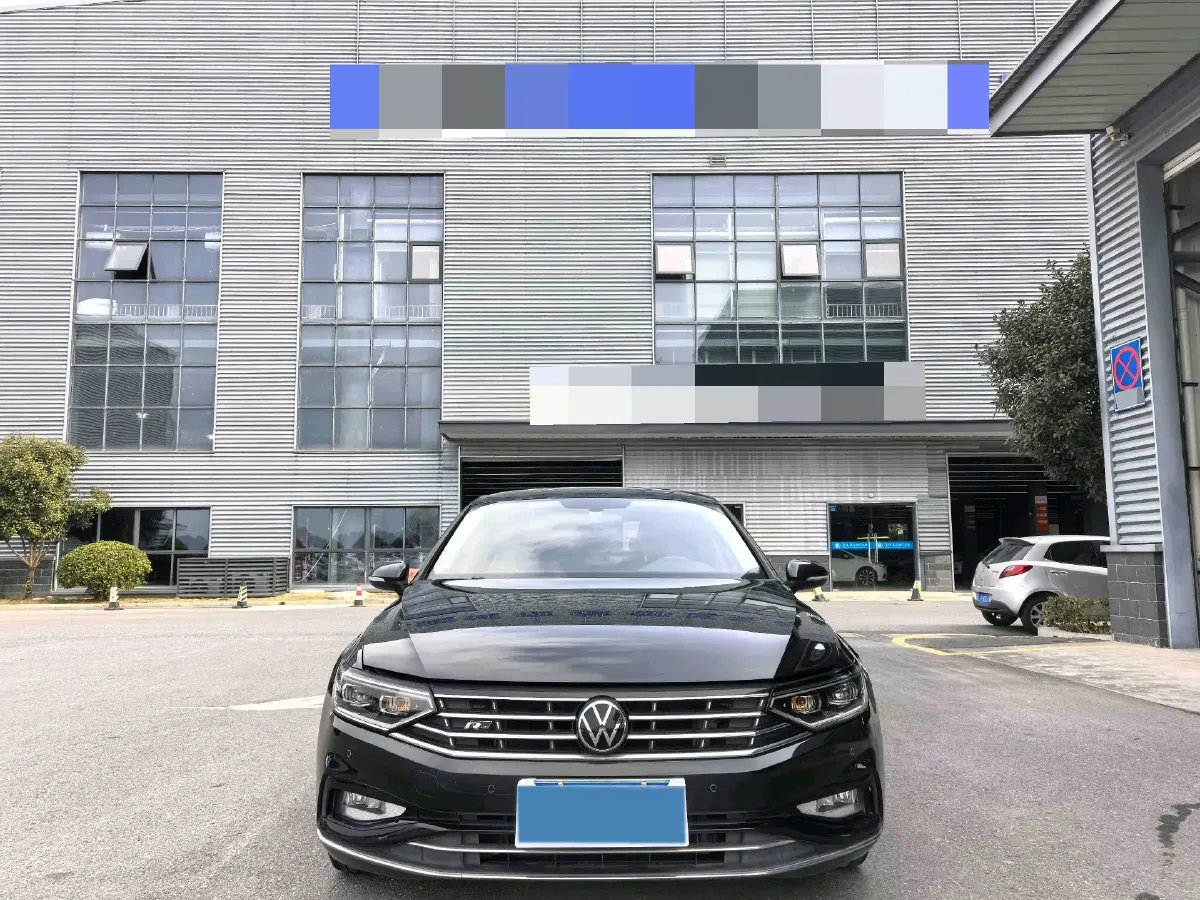 2020 Volkswagen Magotan 2.0T 186HP L4 7DCT,autocango,china used car exporter,china ev exporter,chinese used car exporter,chinese used ev exporter